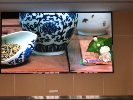 襄陽大冶中醫(yī)院室內(nèi)全彩P1.8會議室大屏安裝調(diào)試完畢    尺寸：4.48*2.4   像素點：2408*1290