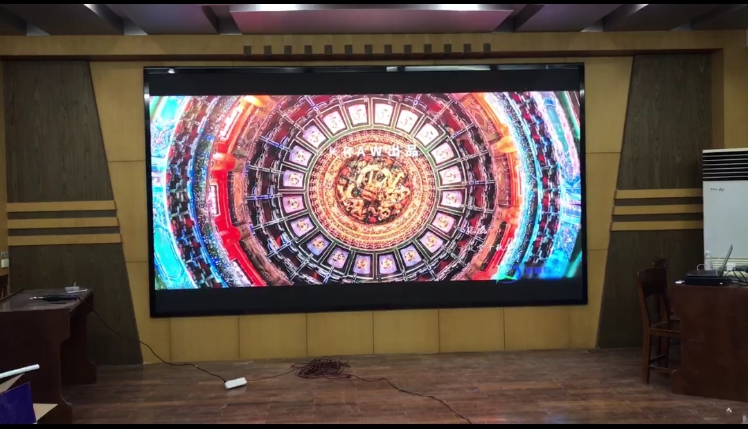 宜昌大悟煙草局室內(nèi)全彩P1.8安裝完成   尺寸：3.84*2.08   像素點：2064*1118